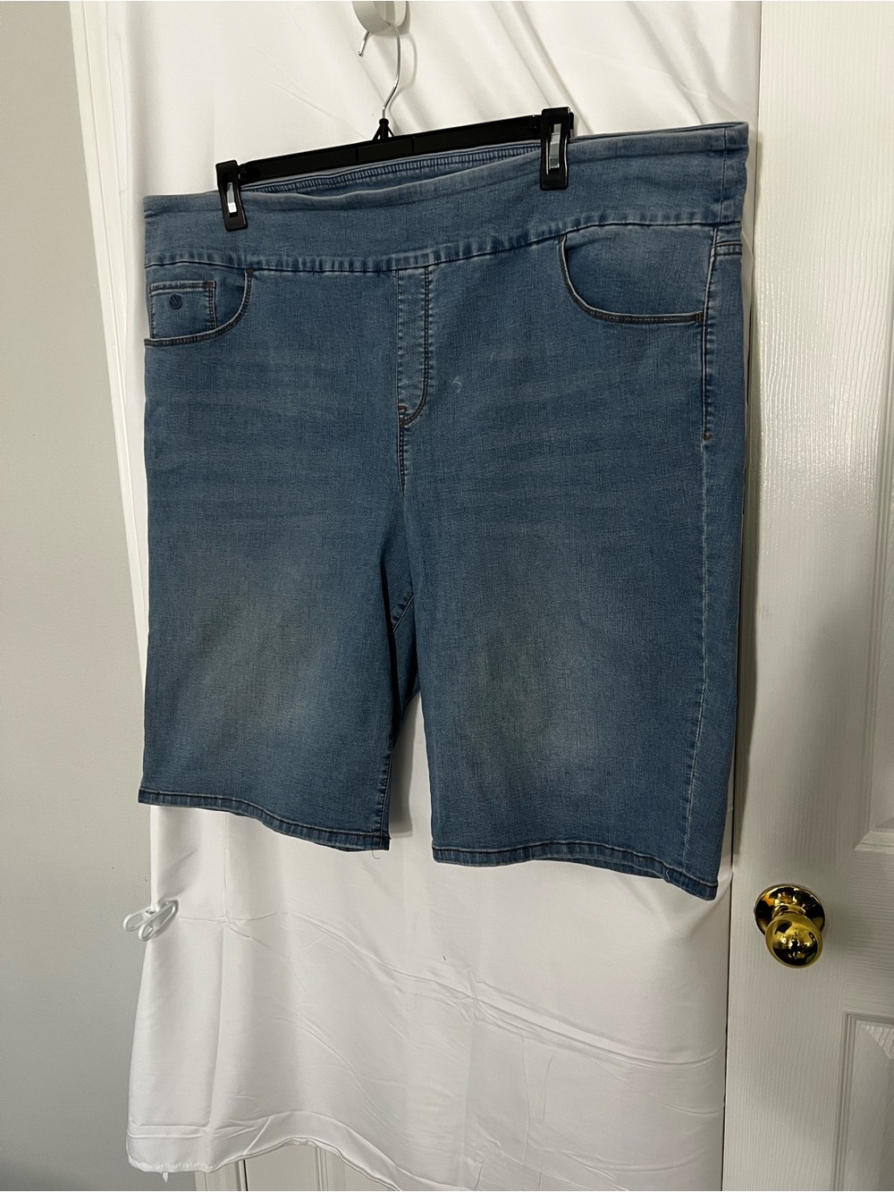 Gloria Vanderbilt Light Blue Stretch Denim Bermuda Shorts